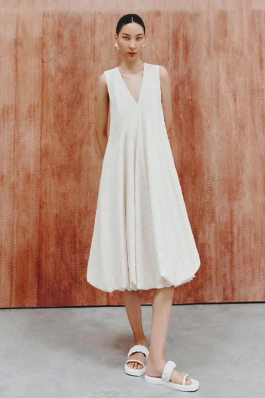 Recycled - Material Casual Dresses for Sustainability Lydia Bubble Plunge Neck Foam Knee-length Dress Recycled - Material Casual Dresses for Sustainability Lydia Bubble Plunge Neck Foam Knee-length Dress
