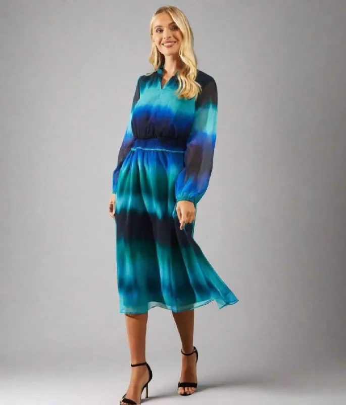 Knit Casual Dresses in Chunky Patterns​ Ombre Shirred Waist Midi Dress