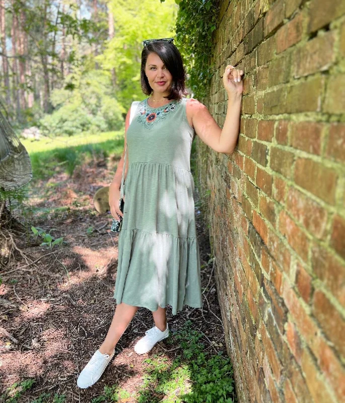 Denim - Patchwork Casual Dresses for a Unique Design Brakeburn Clem Midi Jersey Dress Denim - Patchwork Casual Dresses for a Unique Design Brakeburn Clem Midi Jersey Dress