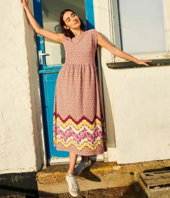 Weekend - Wear Casual Dresses for a Laid - Back Look​ Addison Geo Print Midi Dress