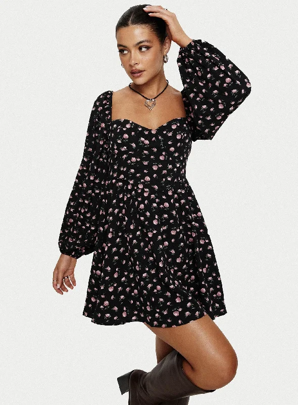 Mini dresses with puff sleeves for a vintage look Darso Long Sleeve Mini Dress Black Floral Mini dresses with puff sleeves for a vintage look Darso Long Sleeve Mini Dress Black Floral