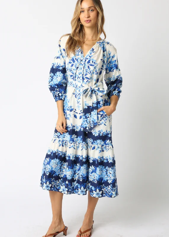 Modal Casual Dresses in Smooth Textures​ Skylar Floral Dress- White/ Blue