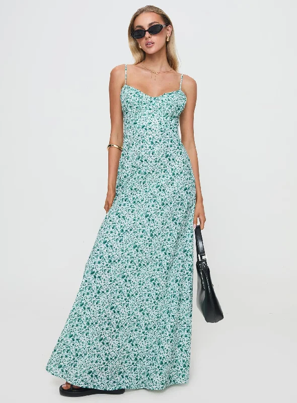 Layered Casual Dresses for a Stylish Ensemble​ Easten Maxi Dress Green