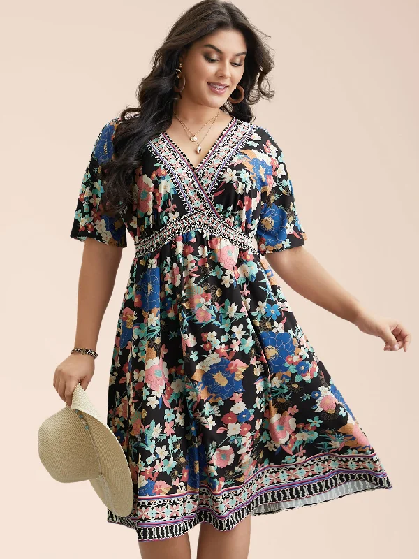 Maternity Casual Dresses for Pregnant Women​ Boho Print Shirred V-Neck Flared Midi Dress