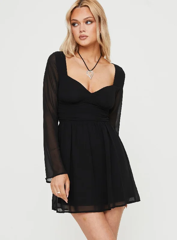Mini dresses with abstract prints for an artistic look So Sweet Long Sleeve Mini Dress Black Mini dresses with abstract prints for an artistic look So Sweet Long Sleeve Mini Dress Black