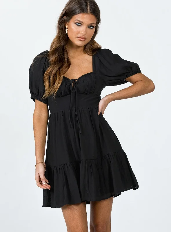 Knit Casual Dresses in Chunky Patterns​ Britten Mini Dress Black
