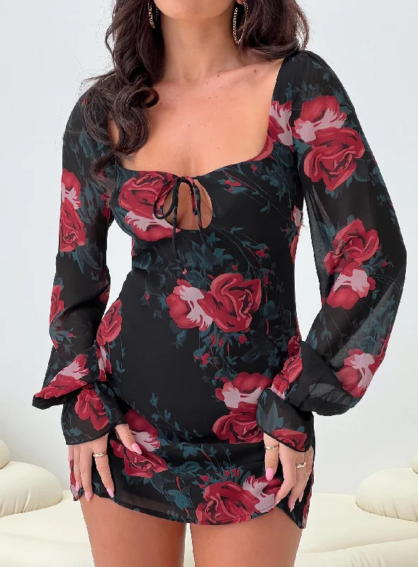 Mini dresses with V - necklines for a flattering shape Bayford Long Sleeve Mini Dress Red / Black Petite Mini dresses with V - necklines for a flattering shape Bayford Long Sleeve Mini Dress Red / Black Petite