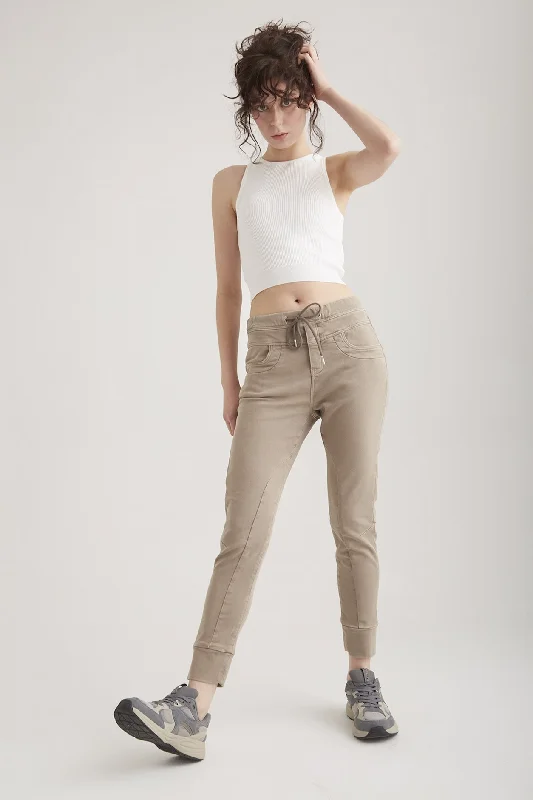 Lounge - wear sweater pants for relaxation at home Mila Mid Waist Jogger 5 Pocket Ankle Pants Moon Rock Lounge - wear sweater pants for relaxation at home Mila Mid Waist Jogger 5 Pocket Ankle Pants Moon Rock