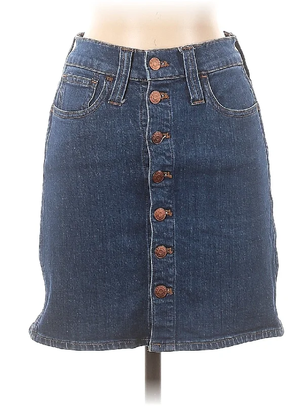 Denim skirts with graphic tees for a fun outfit Denim Skirt