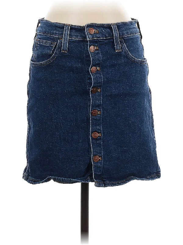 Denim skirts for date nights with a romantic feel Denim Skirt