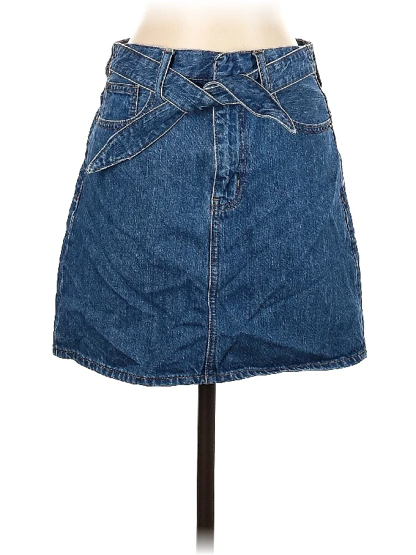 Denim skirts with cardigans for a soft and feminine look Denim Skirt