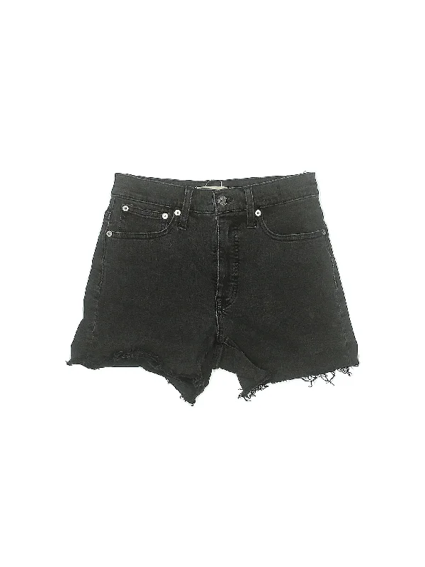 High - Waisted Plus Size Women's Denim Shorts with Distressed Details for a Trendy Look High-Rise Denim Shorts High - Waisted Plus Size Women's Denim Shorts with Distressed Details for a Trendy Look High-Rise Denim Shorts