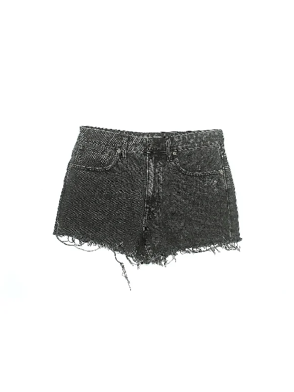Women's Ruffled Hem Denim Shorts in Light Wash for a Feminine and Fashionable Style High-Rise Denim Shorts in Dark Wash Women's Ruffled Hem Denim Shorts in Light Wash for a Feminine and Fashionable Style High-Rise Denim Shorts in Dark Wash