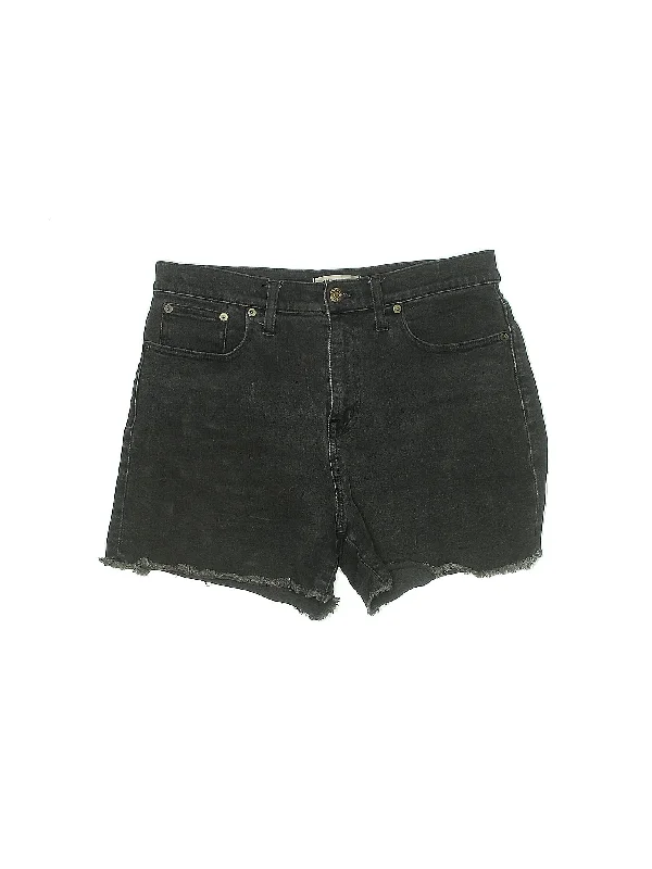Plus Size Women's Denim Bermuda Shorts in Dark Wash for a Classic and Sophisticated Style High-Rise Denim Shorts in Dark Wash Plus Size Women's Denim Bermuda Shorts in Dark Wash for a Classic and Sophisticated Style High-Rise Denim Shorts in Dark Wash