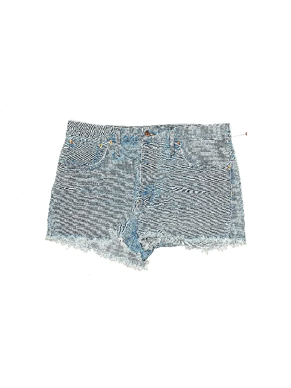 Plus Size Women's Cargo Shorts in Olive Green with Multiple Pockets for Outdoor Adventures High-Rise Denim Shorts in Light Wash Plus Size Women's Cargo Shorts in Olive Green with Multiple Pockets for Outdoor Adventures High-Rise Denim Shorts in Light Wash