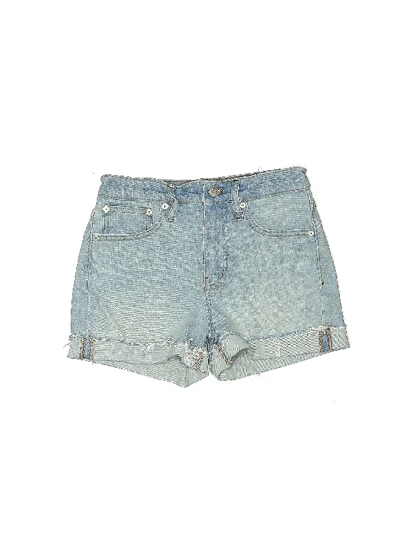 Plus Size Women's Elastic Waistband Linen Shorts in Navy Blue for a Comfortable Everyday Option High-Rise Denim Shorts in Light Wash Plus Size Women's Elastic Waistband Linen Shorts in Navy Blue for a Comfortable Everyday Option High-Rise Denim Shorts in Light Wash