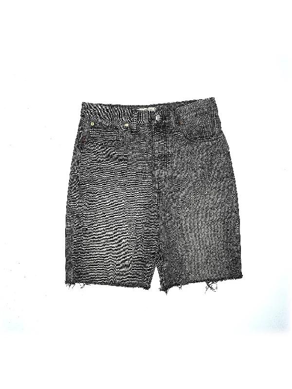 Women's Printed Floral Linen Shorts in Pastel Colors for a Summer Beach Outfit High-Rise Denim Shorts in Medium Wash Women's Printed Floral Linen Shorts in Pastel Colors for a Summer Beach Outfit High-Rise Denim Shorts in Medium Wash