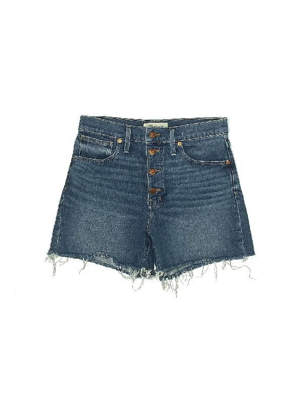 Plus Size Women's Stretch Cotton Athletic Shorts with Side Pockets for Workout Sessions High-Rise Denim Shorts in Medium Wash Plus Size Women's Stretch Cotton Athletic Shorts with Side Pockets for Workout Sessions High-Rise Denim Shorts in Medium Wash