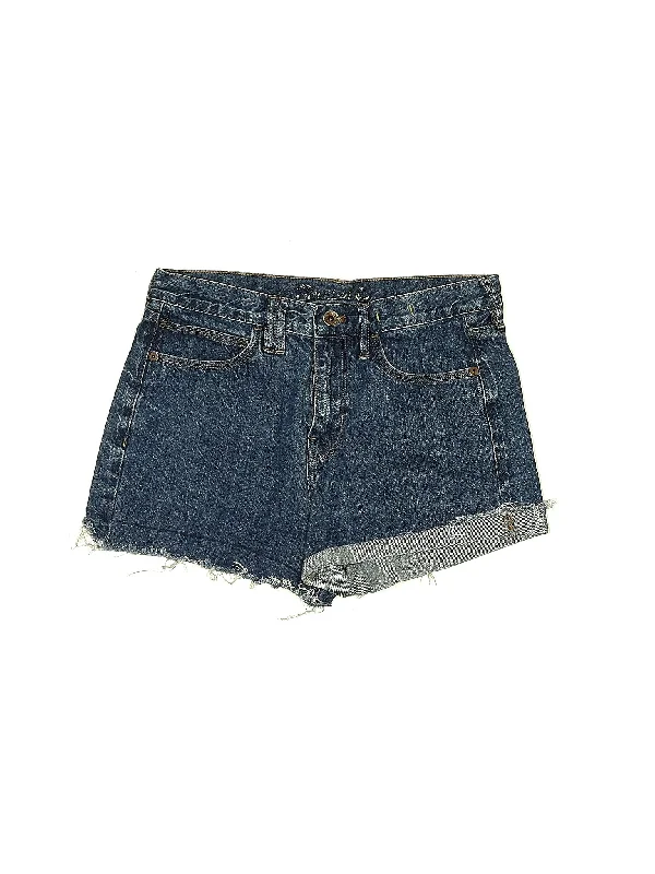 Plus Size Women's Stretch Denim Shorts with Belt Loops in Medium Wash for a Versatile Fit Low-Rise Denim Shorts in Medium Wash Plus Size Women's Stretch Denim Shorts with Belt Loops in Medium Wash for a Versatile Fit Low-Rise Denim Shorts in Medium Wash