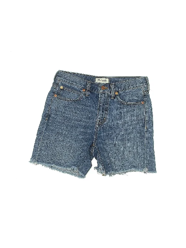 Plus Size Women's Drawstring Linen - Blend Shorts in Beige for a Relaxing Vacation Low-Rise Denim Shorts in Medium Wash Plus Size Women's Drawstring Linen - Blend Shorts in Beige for a Relaxing Vacation Low-Rise Denim Shorts in Medium Wash