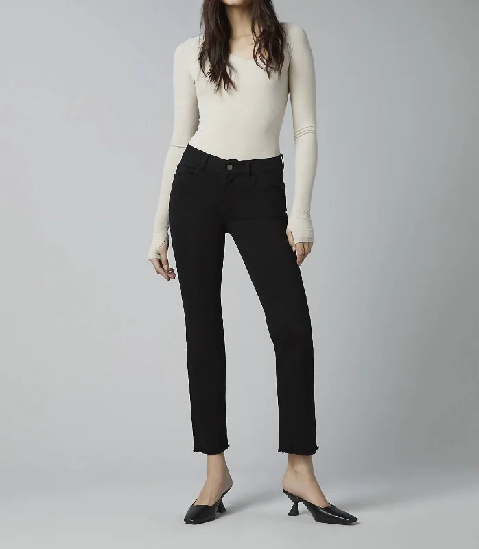 Wide - leg women jeans for a modern and relaxed vibe Mara Straight Ankle Jeans In Black Wide - leg women jeans for a modern and relaxed vibe Mara Straight Ankle Jeans In Black