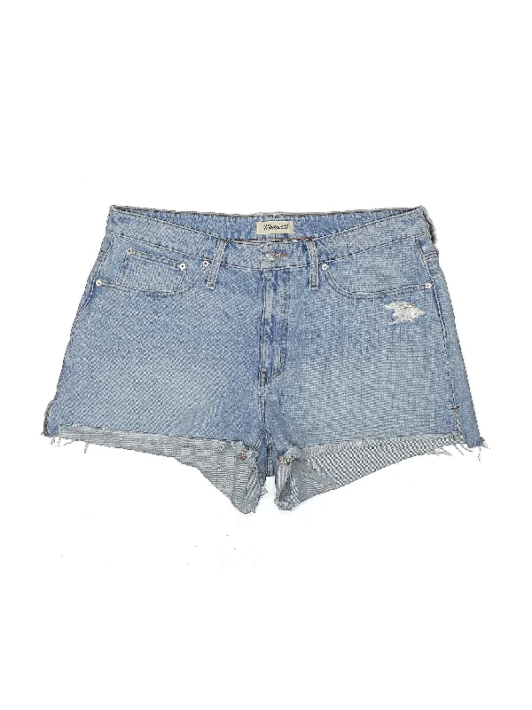 Plus Size Women's Denim Shorts with Embroidered Flowers in Light Blue for a Feminine Touch Mid-Rise Denim Shorts in Medium Wash Plus Size Women's Denim Shorts with Embroidered Flowers in Light Blue for a Feminine Touch Mid-Rise Denim Shorts in Medium Wash