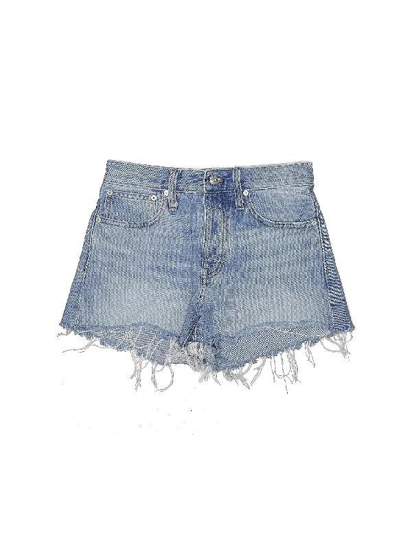 Plus Size Women's Stretch Cotton Athletic Shorts with Side Pockets for Workout Sessions Mid-Rise Denim Shorts in Medium Wash Plus Size Women's Stretch Cotton Athletic Shorts with Side Pockets for Workout Sessions Mid-Rise Denim Shorts in Medium Wash