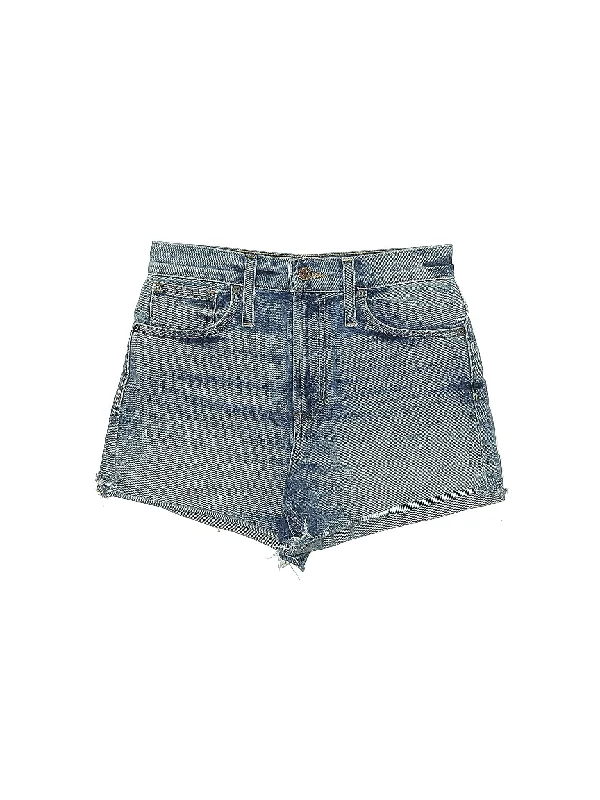 Plus Size Women's Denim Bermuda Shorts in Dark Wash for a Classic and Sophisticated Style Mid-Rise Denim Shorts in Medium Wash Plus Size Women's Denim Bermuda Shorts in Dark Wash for a Classic and Sophisticated Style Mid-Rise Denim Shorts in Medium Wash