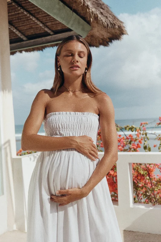 Maxi dresses with a keyhole back for a sexy detail Margot Maxi Dress (White) - COMING SOON Maxi dresses with a keyhole back for a sexy detail Margot Maxi Dress (White) - COMING SOON