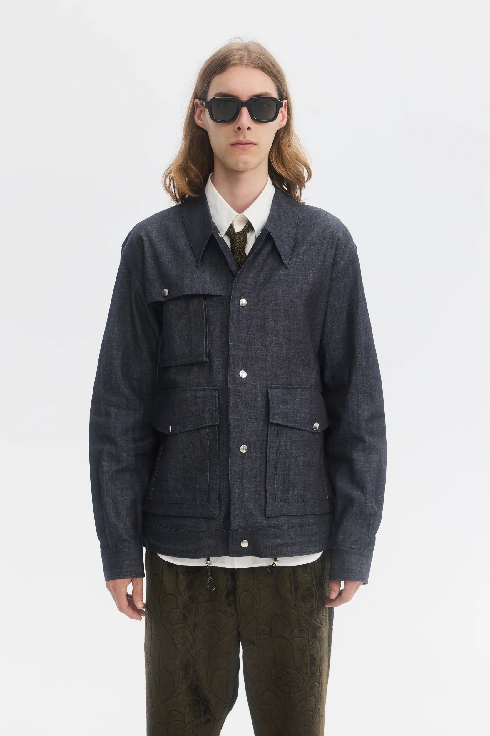 Denim Top with a Floral Print for a Feminine Touch Raw Denim Technical Blouson in Indigo Denim Top with a Floral Print for a Feminine Touch Raw Denim Technical Blouson in Indigo