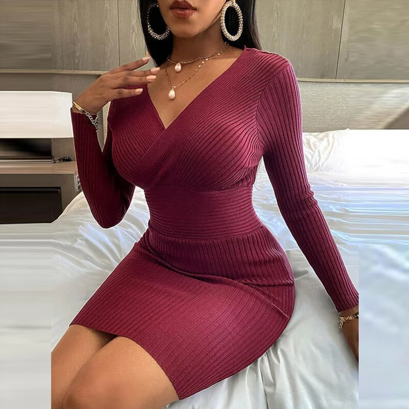 Sleeveless Women Dress in Bright Colors for Summer Parties BerriesJam - 2024 Slim Fit Bodyon Long Sleeve V Neck Solid Mini Dress