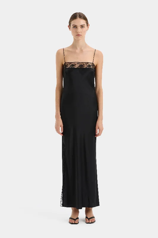 Empire Waist Women Dress to Accentuate the Bust and Conceal the Waist Aries Lace Slip Empire Waist Women Dress to Accentuate the Bust and Conceal the Waist Aries Lace Slip