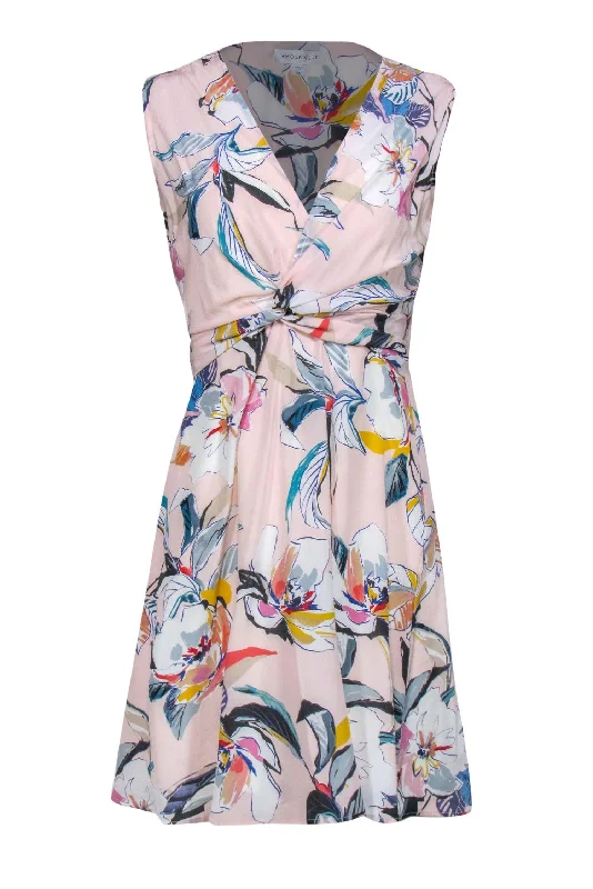 Pleated Women Dress with a Timeless and Elegant Texture Pleated Women Dress with a Timeless and Elegant Texture Amour Vert - Pale Pink Floral Print Knotted Silk Fit & Flare Dress Sz XS Pleated Women Dress with a Timeless and Elegant Texture Pleated Women Dress with a Timeless and Elegant Texture Amour Vert - Pale Pink Floral Print Knotted Silk Fit & Flare Dress Sz XS