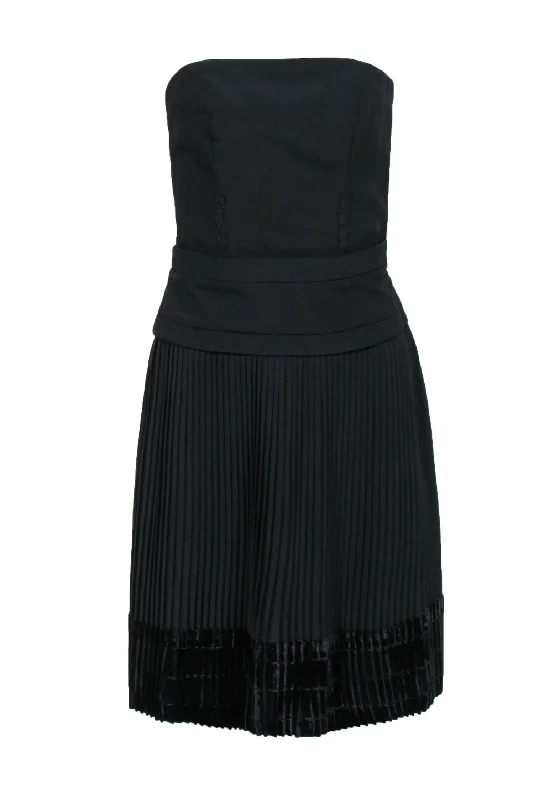 Printed Abstract Women Dress for a Modern and Artistic Appeal Printed Abstract Women Dress for a Modern and Artistic Appeal Carven - Black Strapless Sheath Dress w/ Pleated Skirt & Velvet Trim Sz 4 Printed Abstract Women Dress for a Modern and Artistic Appeal Printed Abstract Women Dress for a Modern and Artistic Appeal Carven - Black Strapless Sheath Dress w/ Pleated Skirt & Velvet Trim Sz 4