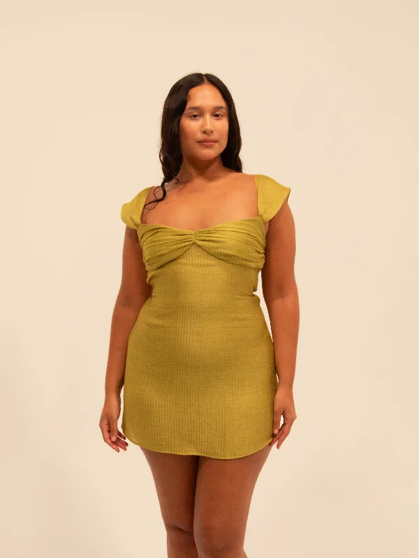 Empire Waist Women Dress to Accentuate the Bust and Conceal the Waist Empire Waist Women Dress to Accentuate the Bust and Conceal the Waist AUDREY DRESS IN SILK