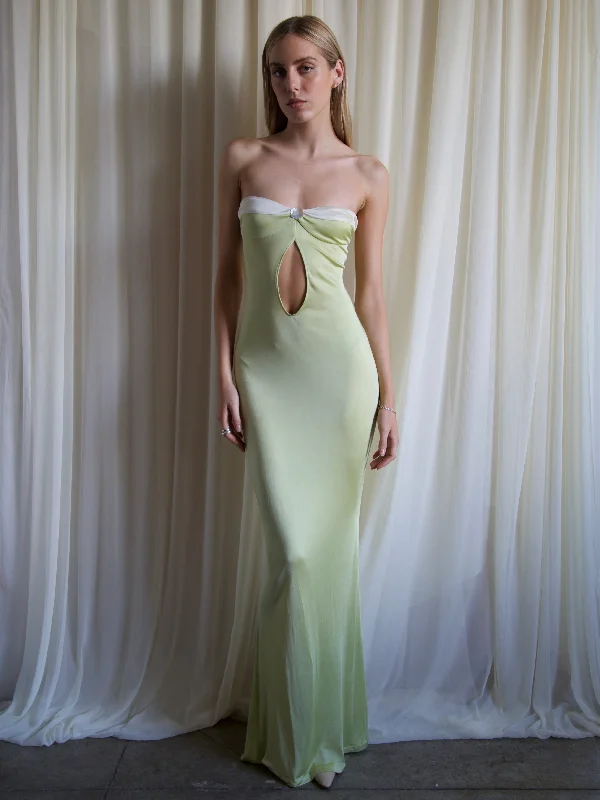 Halter Neck Women Dress to Show Off the Shoulders and Neckline Halter Neck Women Dress to Show Off the Shoulders and Neckline BLOOM DRESS IN MELON Halter Neck Women Dress to Show Off the Shoulders and Neckline Halter Neck Women Dress to Show Off the Shoulders and Neckline BLOOM DRESS IN MELON