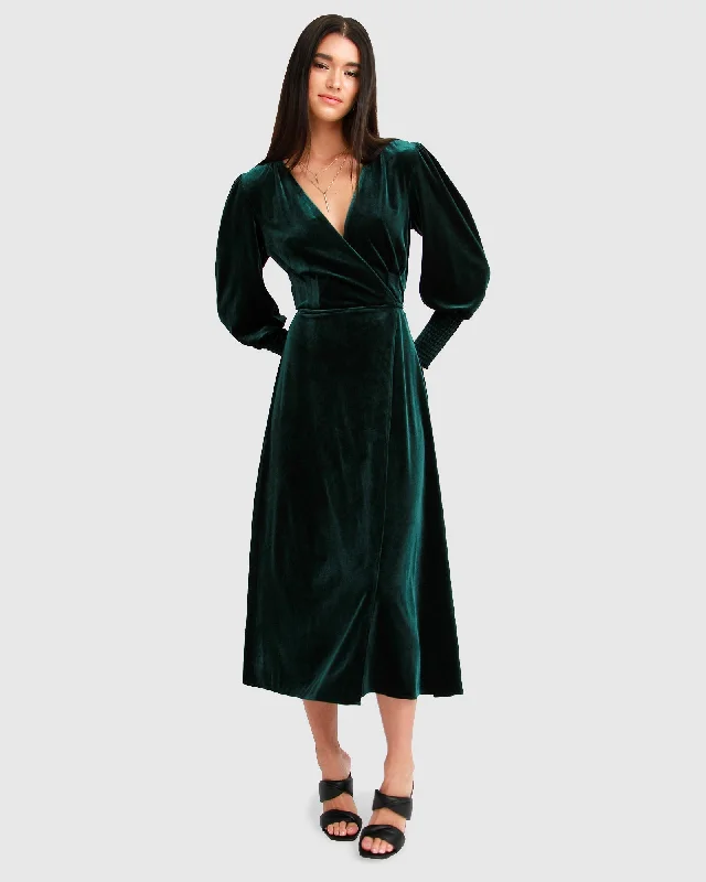 Long - Sleeve Women Dress in Velvet for a Luxurious Winter Look Long - Sleeve Women Dress in Velvet for a Luxurious Winter Look Current Mood Velvet Wrap Dress Long - Sleeve Women Dress in Velvet for a Luxurious Winter Look Long - Sleeve Women Dress in Velvet for a Luxurious Winter Look Current Mood Velvet Wrap Dress