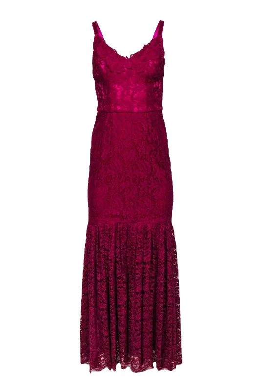 Mermaid - Style Women Dress with a Fitted Silhouette for Special Occasions Mermaid - Style Women Dress with a Fitted Silhouette for Special Occasions Dolce & Gabbana - Magenta Floral Lace Sleeveless Mermaid Gown Sz 6 Mermaid - Style Women Dress with a Fitted Silhouette for Special Occasions Mermaid - Style Women Dress with a Fitted Silhouette for Special Occasions Dolce & Gabbana - Magenta Floral Lace Sleeveless Mermaid Gown Sz 6