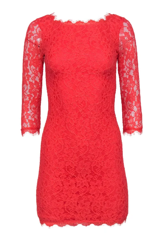 Halter Neck Women Dress to Show Off the Shoulders and Neckline Halter Neck Women Dress to Show Off the Shoulders and Neckline Diane von Furstenberg - Coral Floral Lace "Zarita" Bodycon Dress Sz 0 Halter Neck Women Dress to Show Off the Shoulders and Neckline Halter Neck Women Dress to Show Off the Shoulders and Neckline Diane von Furstenberg - Coral Floral Lace "Zarita" Bodycon Dress Sz 0