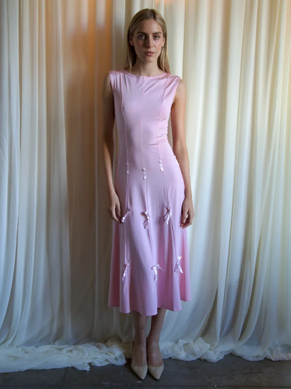 Halter Neck Women Dress to Show Off the Shoulders and Neckline Halter Neck Women Dress to Show Off the Shoulders and Neckline HEIRESS DRESS IN PEONY Halter Neck Women Dress to Show Off the Shoulders and Neckline Halter Neck Women Dress to Show Off the Shoulders and Neckline HEIRESS DRESS IN PEONY