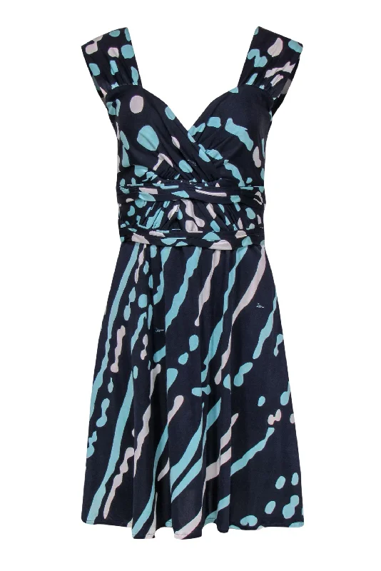 Plus Size Women Dress with a Flattering A - Line Cut for Comfort and Style Plus Size Women Dress with a Flattering A - Line Cut for Comfort and Style Issa London - Navy, Mint & White Patterned Dress w/ Ruched Waist Sz 6 Plus Size Women Dress with a Flattering A - Line Cut for Comfort and Style Plus Size Women Dress with a Flattering A - Line Cut for Comfort and Style Issa London - Navy, Mint & White Patterned Dress w/ Ruched Waist Sz 6