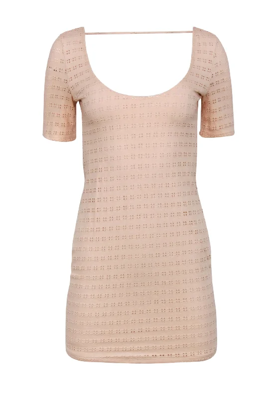 Sleeveless Women Dress in Bright Colors for Summer Parties Sleeveless Women Dress in Bright Colors for Summer Parties Lovers + Friends - Blush Perforated Cutout Scoop Neck Knit Bodycon Sz S Sleeveless Women Dress in Bright Colors for Summer Parties Sleeveless Women Dress in Bright Colors for Summer Parties Lovers + Friends - Blush Perforated Cutout Scoop Neck Knit Bodycon Sz S