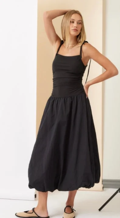 Shift Women Dress with a Simple and Classic Design for Everyday Wear Shift Women Dress with a Simple and Classic Design for Everyday Wear Luisa Dress Shift Women Dress with a Simple and Classic Design for Everyday Wear Shift Women Dress with a Simple and Classic Design for Everyday Wear Luisa Dress