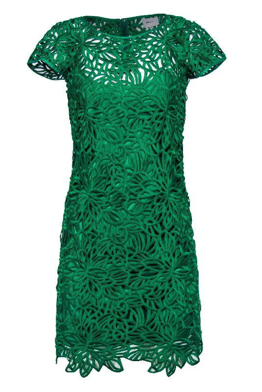 Backless Women Dress for a Sexy and Alluring Look at Evening Events Backless Women Dress for a Sexy and Alluring Look at Evening Events Milly - Bright Green "Chloe" Scrolled Eyelet Overlay Sheath Dress Sz 0 Backless Women Dress for a Sexy and Alluring Look at Evening Events Backless Women Dress for a Sexy and Alluring Look at Evening Events Milly - Bright Green "Chloe" Scrolled Eyelet Overlay Sheath Dress Sz 0