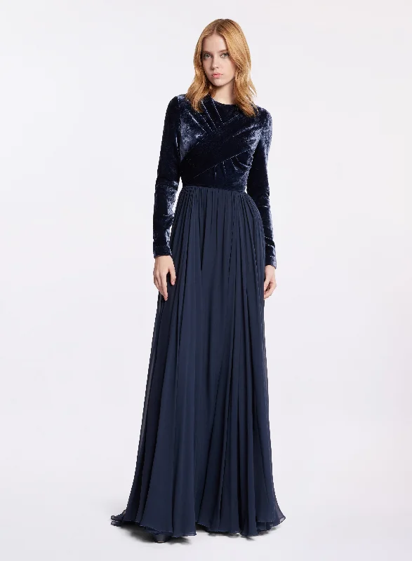 Off - the - Shoulder Women Dress for a Romantic and Feminine Look Off - the - Shoulder Women Dress for a Romantic and Feminine Look Silk and Velvet Long Dress Off - the - Shoulder Women Dress for a Romantic and Feminine Look Off - the - Shoulder Women Dress for a Romantic and Feminine Look Silk and Velvet Long Dress