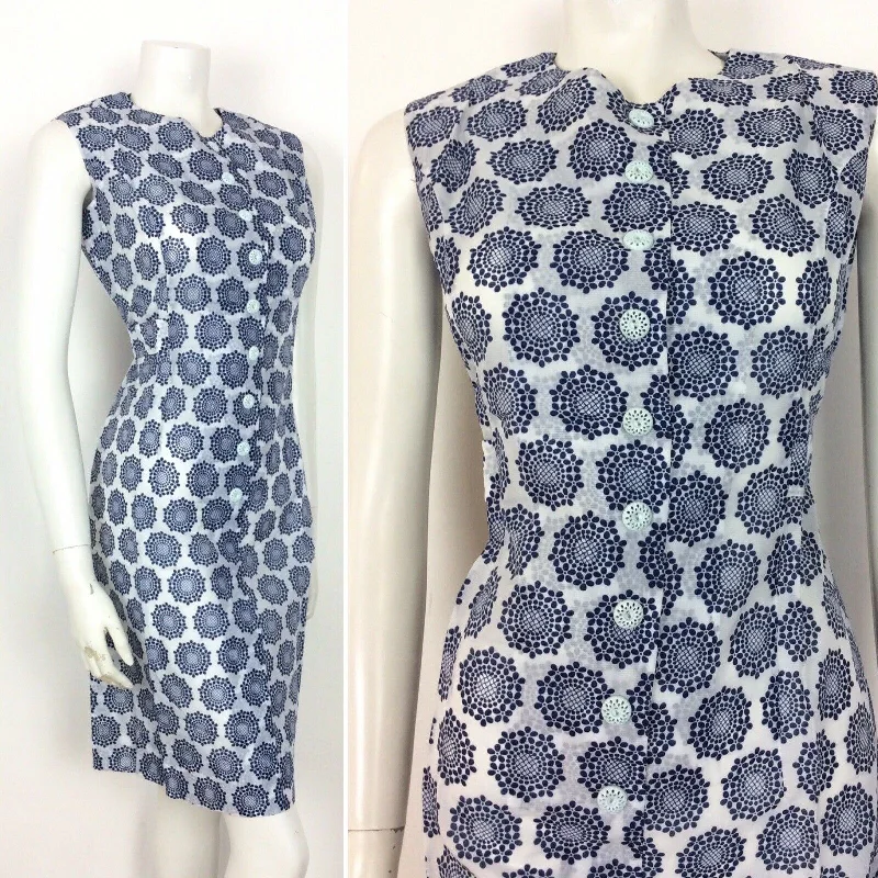 Ruffled Women Dress with Multiple Layers for a Playful and Girly Style Ruffled Women Dress with Multiple Layers for a Playful and Girly Style VTG 60S 70S BLUE WHITE FLOWER GEOMETRIC PRINT BUTTON UP DRESS 12