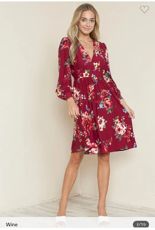 Long - Sleeve Women Dress in Velvet for a Luxurious Winter Look Long - Sleeve Women Dress in Velvet for a Luxurious Winter Look Wine Floral Midi dress