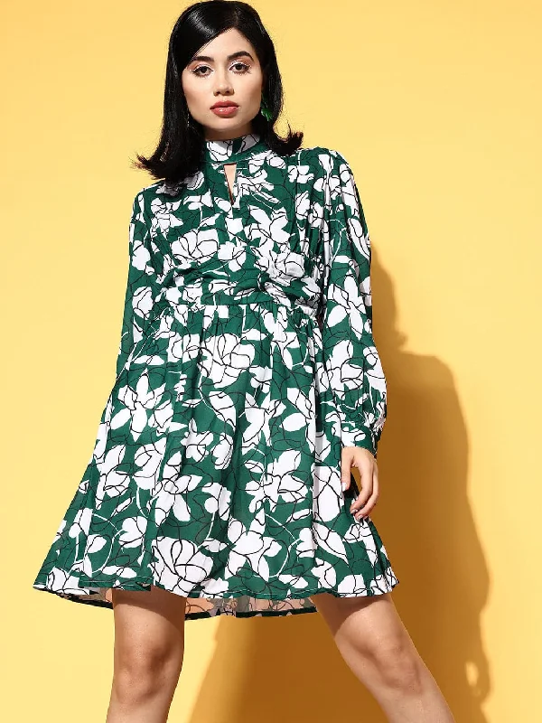 Halter Neck Women Dress to Show Off the Shoulders and Neckline Halter Neck Women Dress to Show Off the Shoulders and Neckline Women Emerald Green & White Floral Cuff Sleeves Dress Halter Neck Women Dress to Show Off the Shoulders and Neckline Halter Neck Women Dress to Show Off the Shoulders and Neckline Women Emerald Green & White Floral Cuff Sleeves Dress