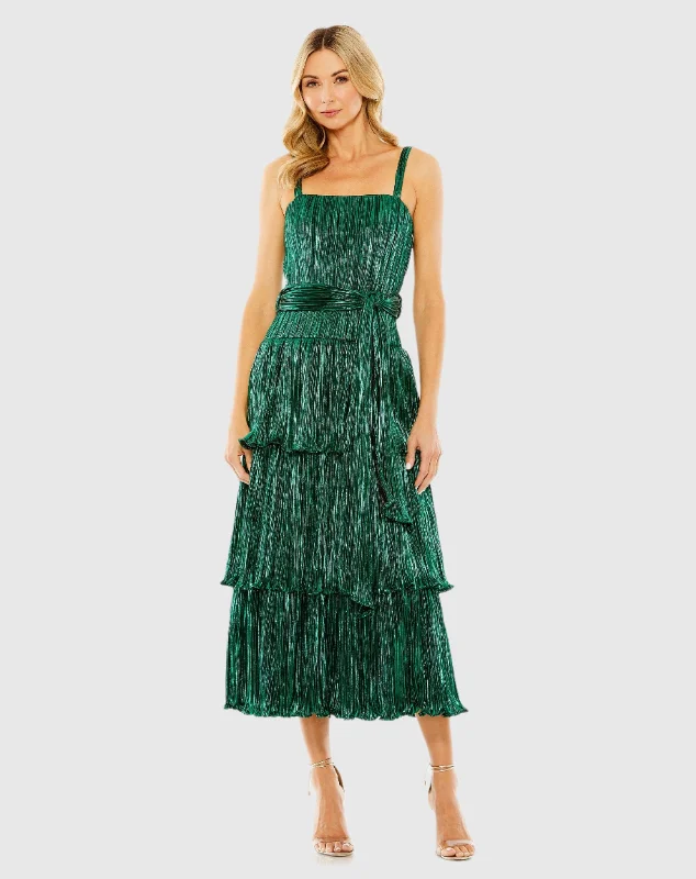 Midi dresses with ruffled bodices for a more pronounced feminine look Ruffle Tiered Buckle Detail Dress Midi dresses with ruffled bodices for a more pronounced feminine look Ruffle Tiered Buckle Detail Dress