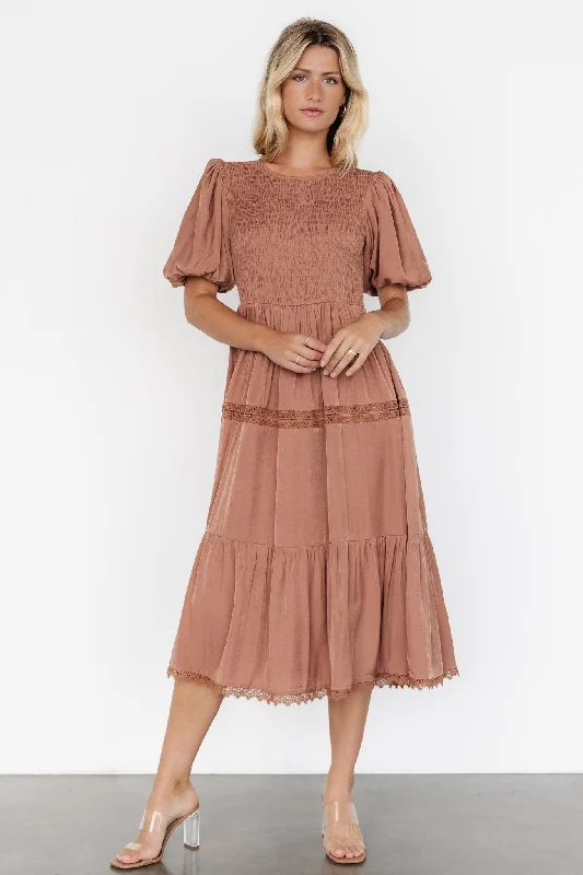 Midi dresses with puff sleeves for a vintage - inspired look Finley Smocked Midi Dress | Light Copper Midi dresses with puff sleeves for a vintage - inspired look Finley Smocked Midi Dress | Light Copper